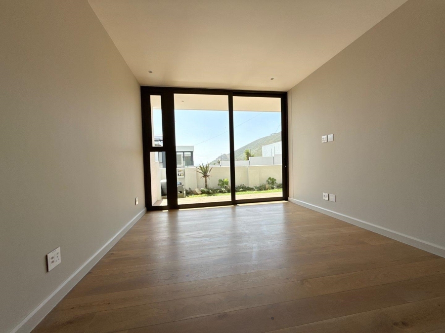 3 Bedroom Property for Sale in Fresnaye Western Cape
